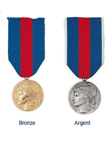 Vitrine pour médailles et pin's